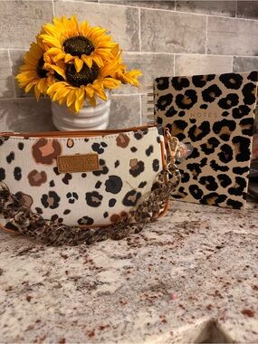 Wrangler Leopard Print Wristlet with Chunky Chain - Cream, Brown & Black